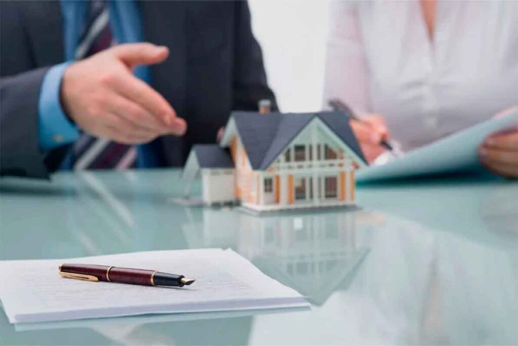Asesoría de una abogada para compraventas